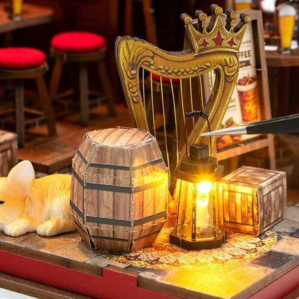 Crown Tavern DIY Miniature Dollhouse_Description_3