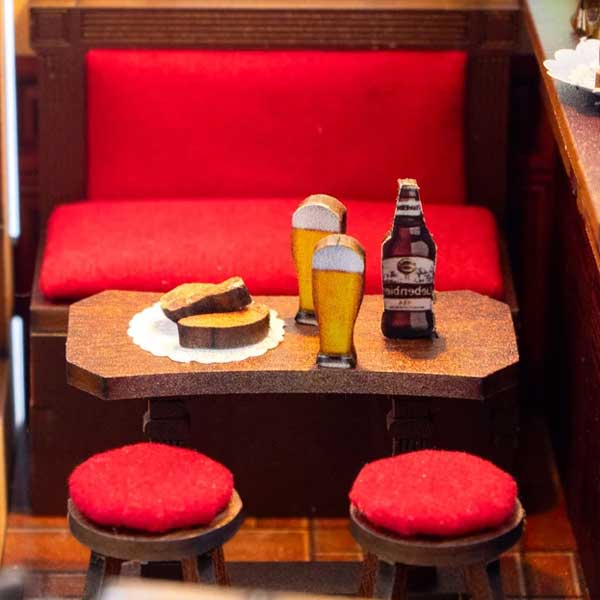 Crown Tavern DIY Miniature Dollhouse_Description_4