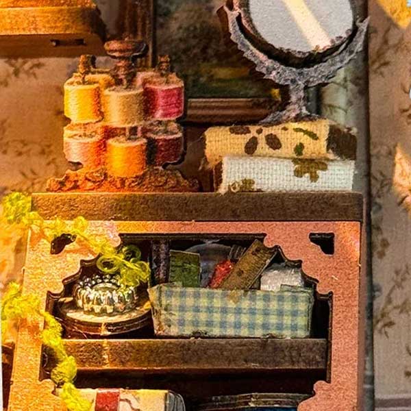 Vivian's Tailoring DIY Miniature Dollhouse_Description_3
